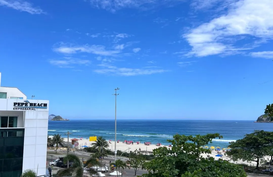 Apto vista para o mar em Barra da Tijuca Posto 1 da Praia do Pepê e esquina com a Olegario Maciel-1